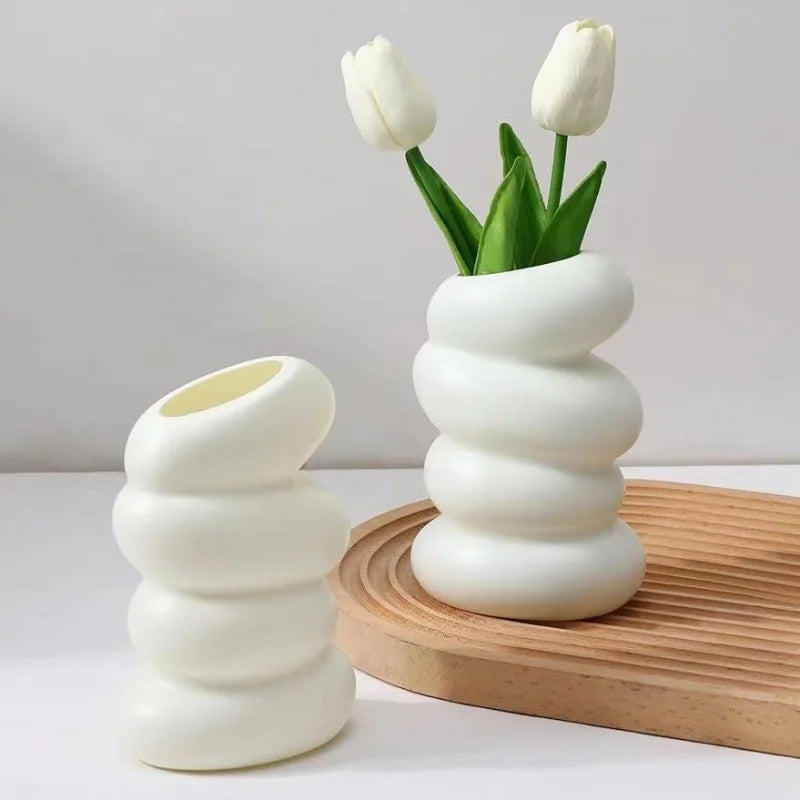 Stylish White Spiral Vase Home Room Table Flowerpot Nordic-Inspired Aesthetic Decor for Flower Arrangement Perfect Gifts