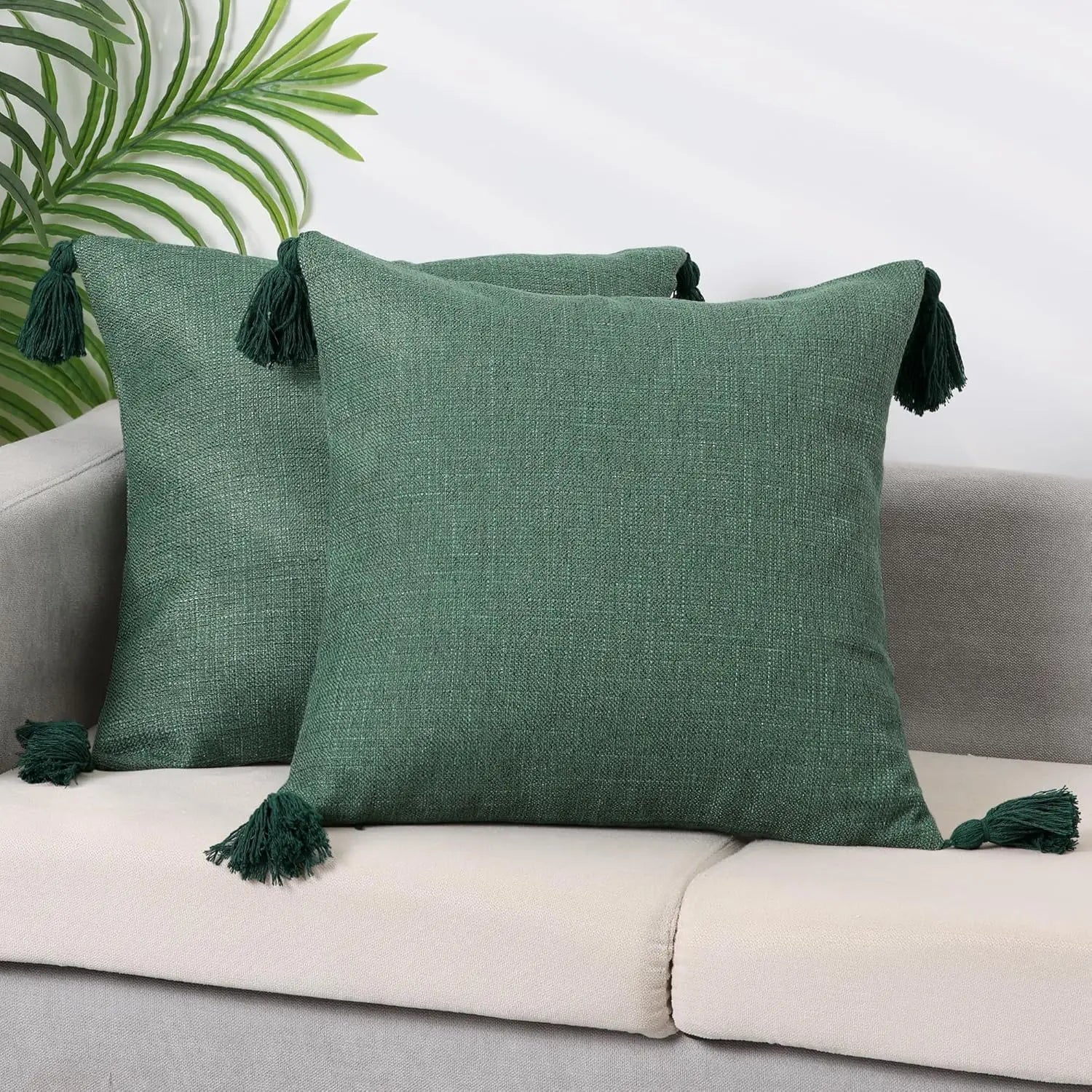 1/2Pcs Green Throw Pillow Covers Cotton Linen Sofa Pillow Cover with Tassel Boho Gift Farmhouse Pillowcase Christmas Home Decor